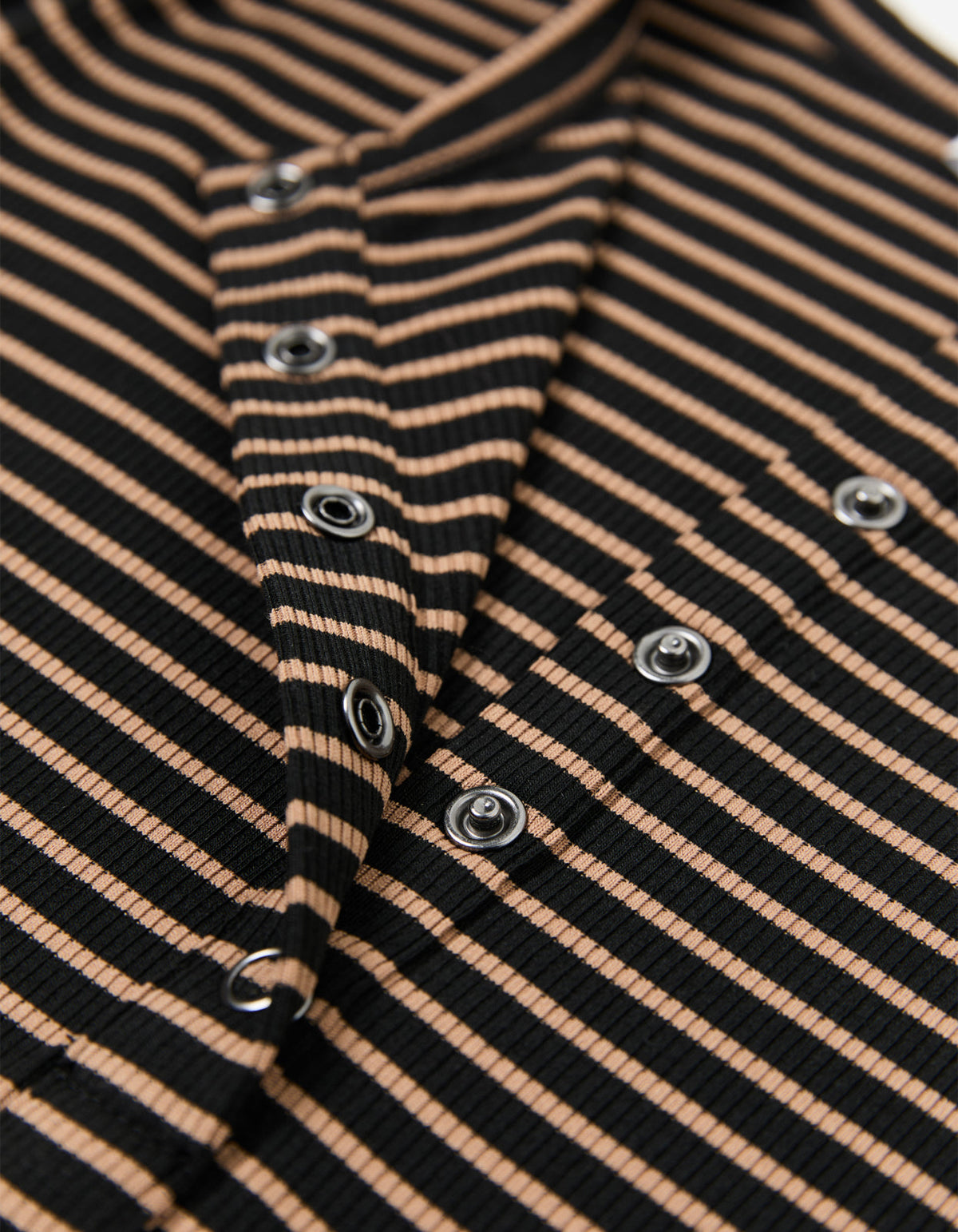 Eve Henley Top - Black/Brown