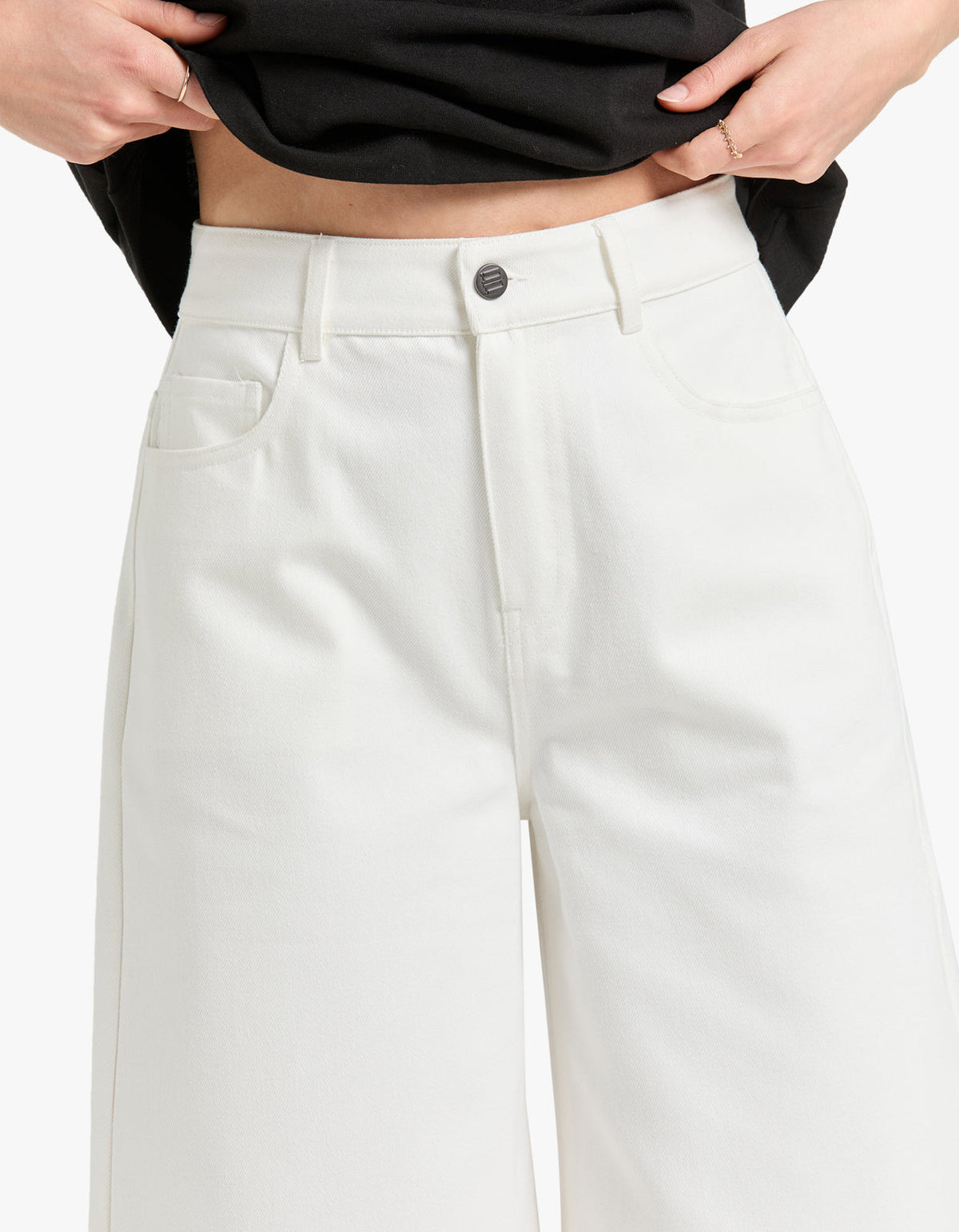 Velo Shorts - White
