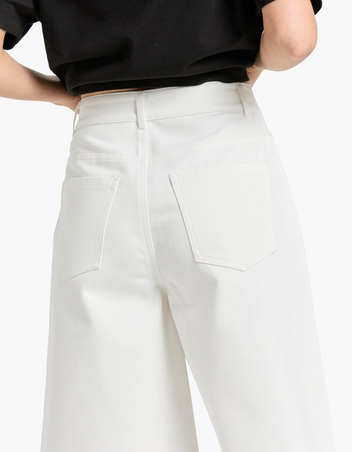 Velo Shorts - White