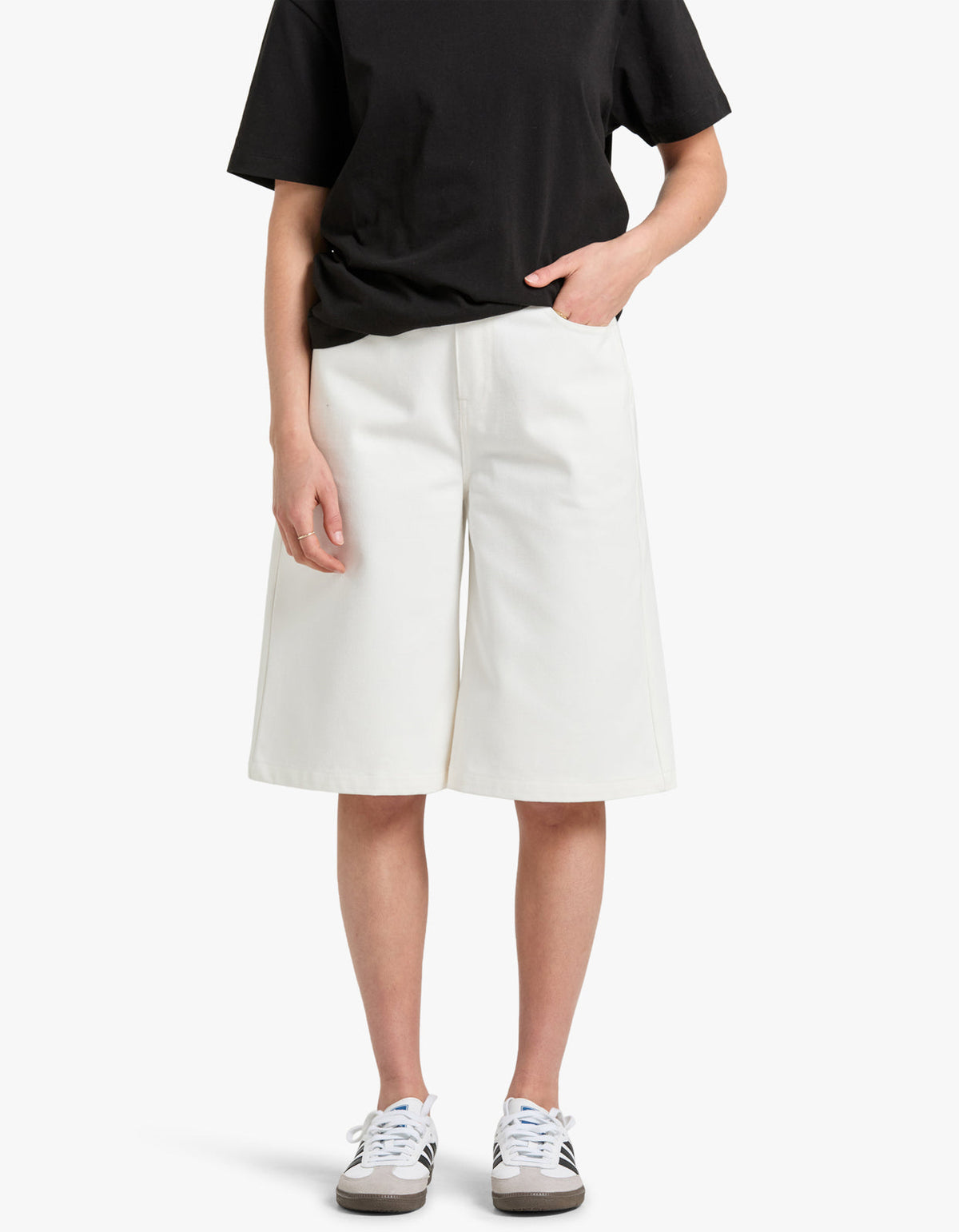 Velo Shorts - White