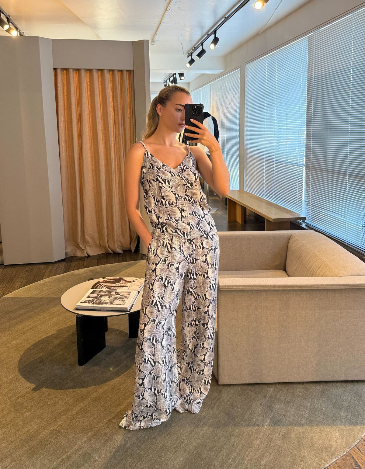 Ellen Top - Python