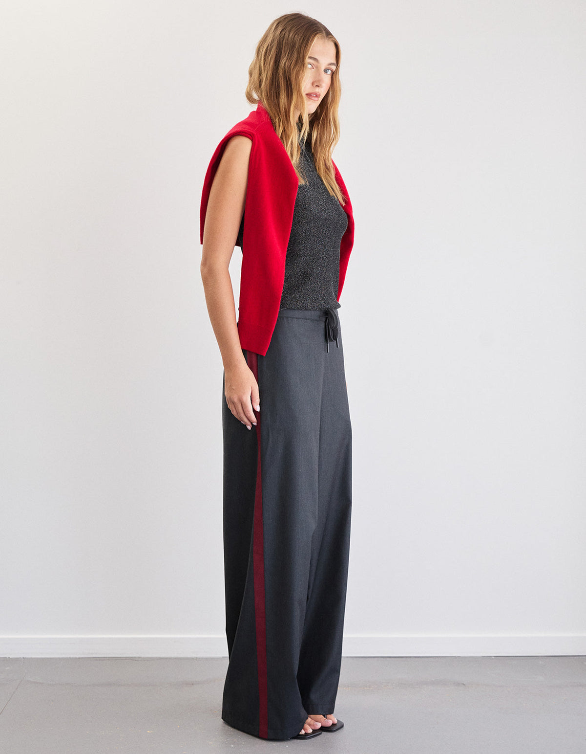 Ives Pant - Grey/Red