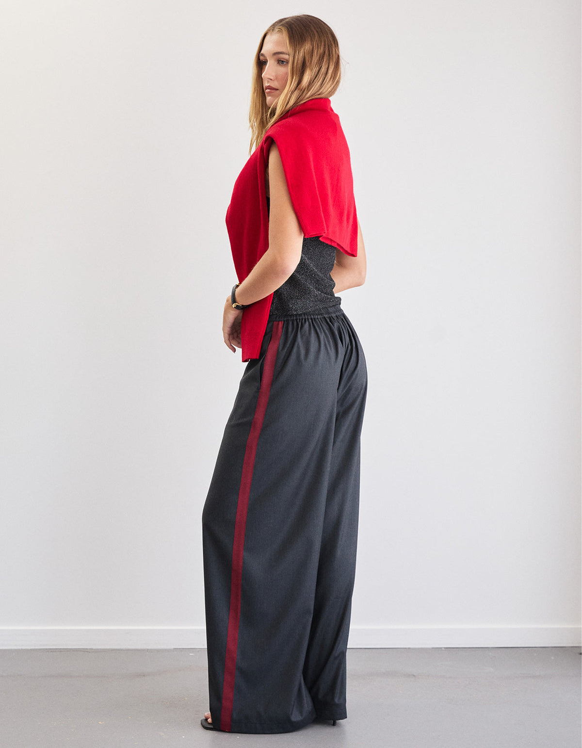 Ives Pant - Grey/Red