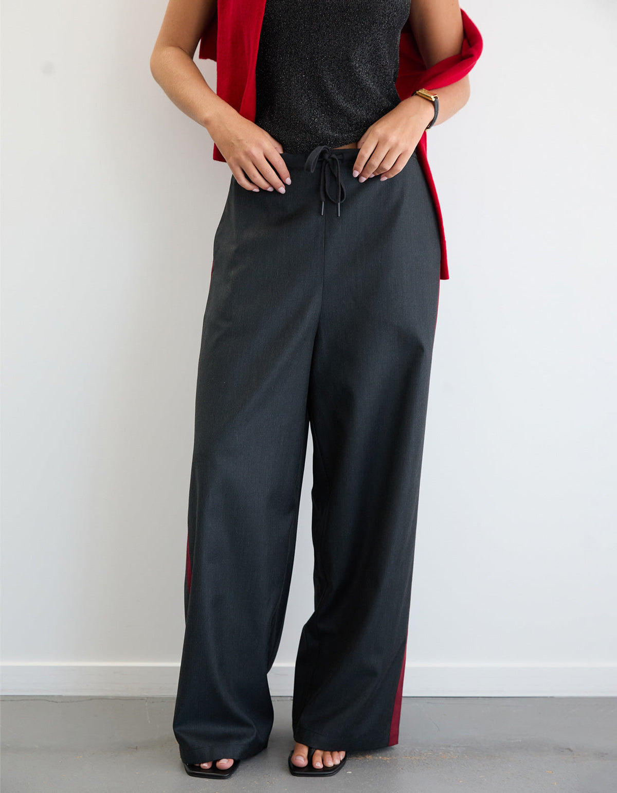 Ives Pant - Grey/Red
