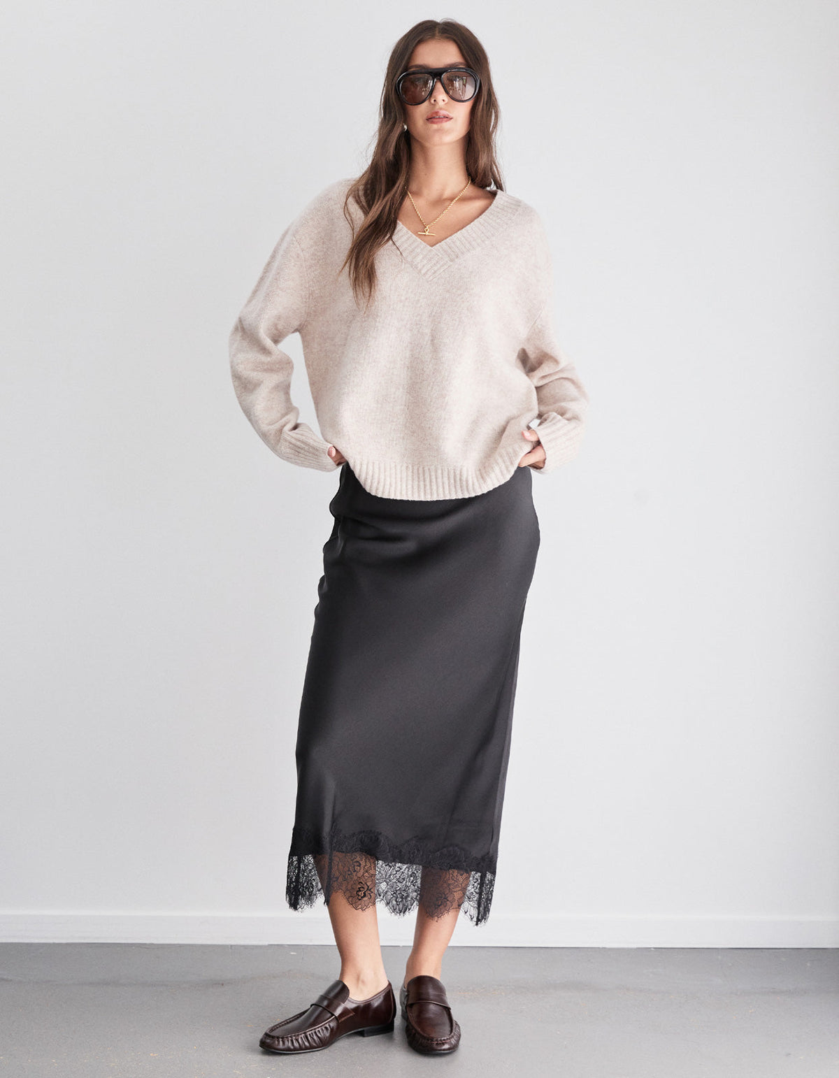 Eliza V - Neck Knit - Oat