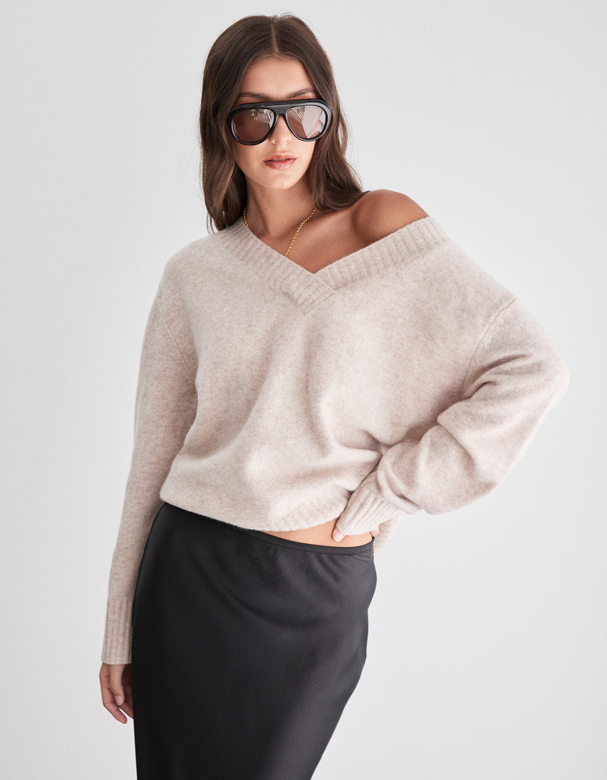Eliza V - Neck Knit - Oat