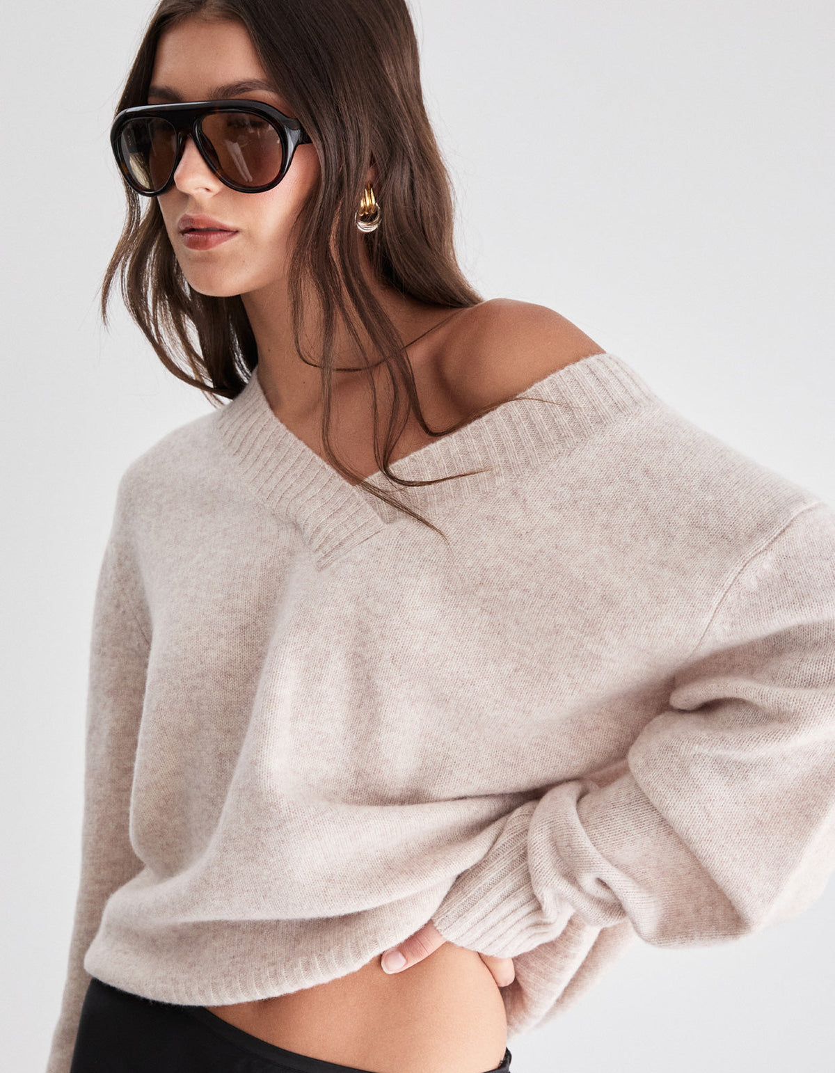 Eliza V - Neck Knit - Oat