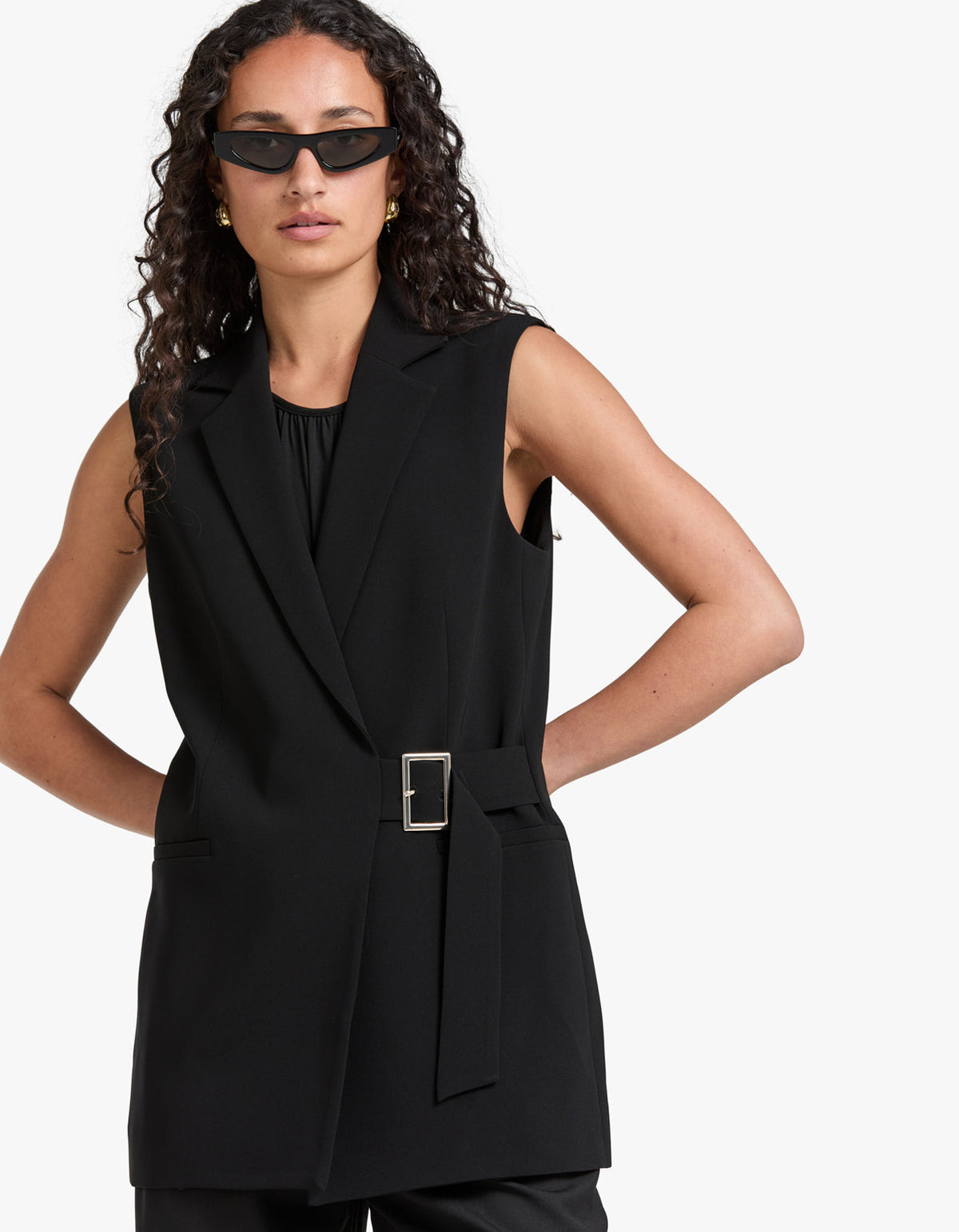 Renowned Sleeveless Blazer - Black