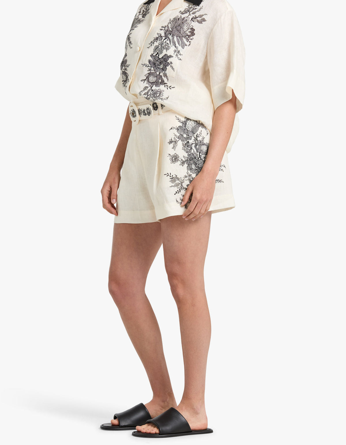 Flat Front Short - Cream Floral